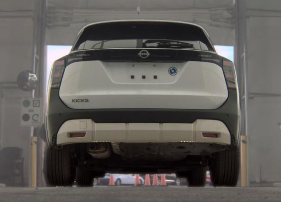 Used 2025 Nissan Kicks SV FWD image 8