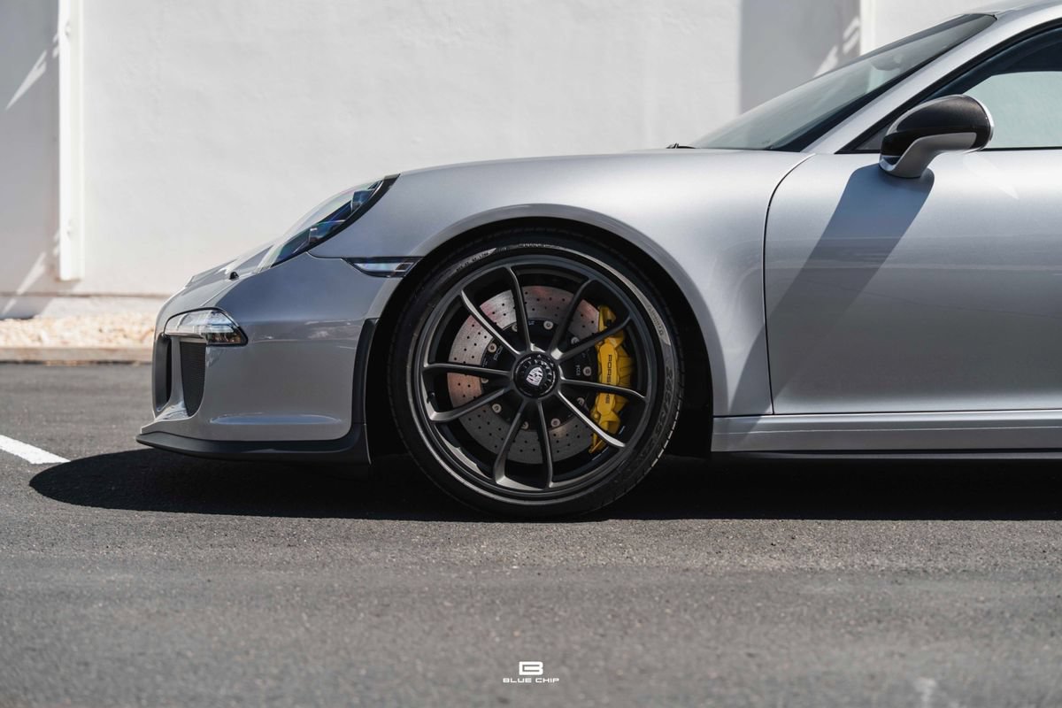 Used 2016 Porsche 911 R RWD image 7