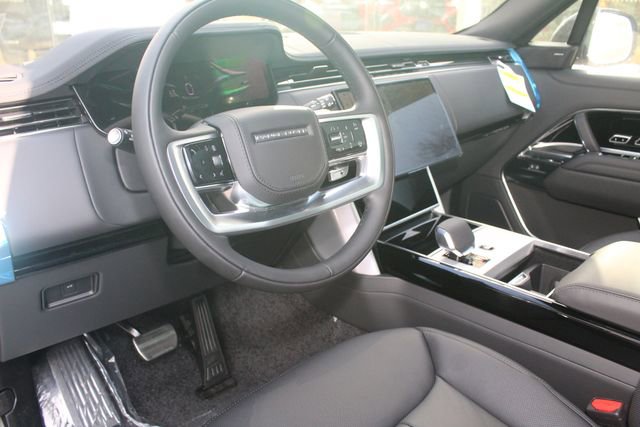New 2026 Land Rover Range Rover Long Wheelbase SE image 14