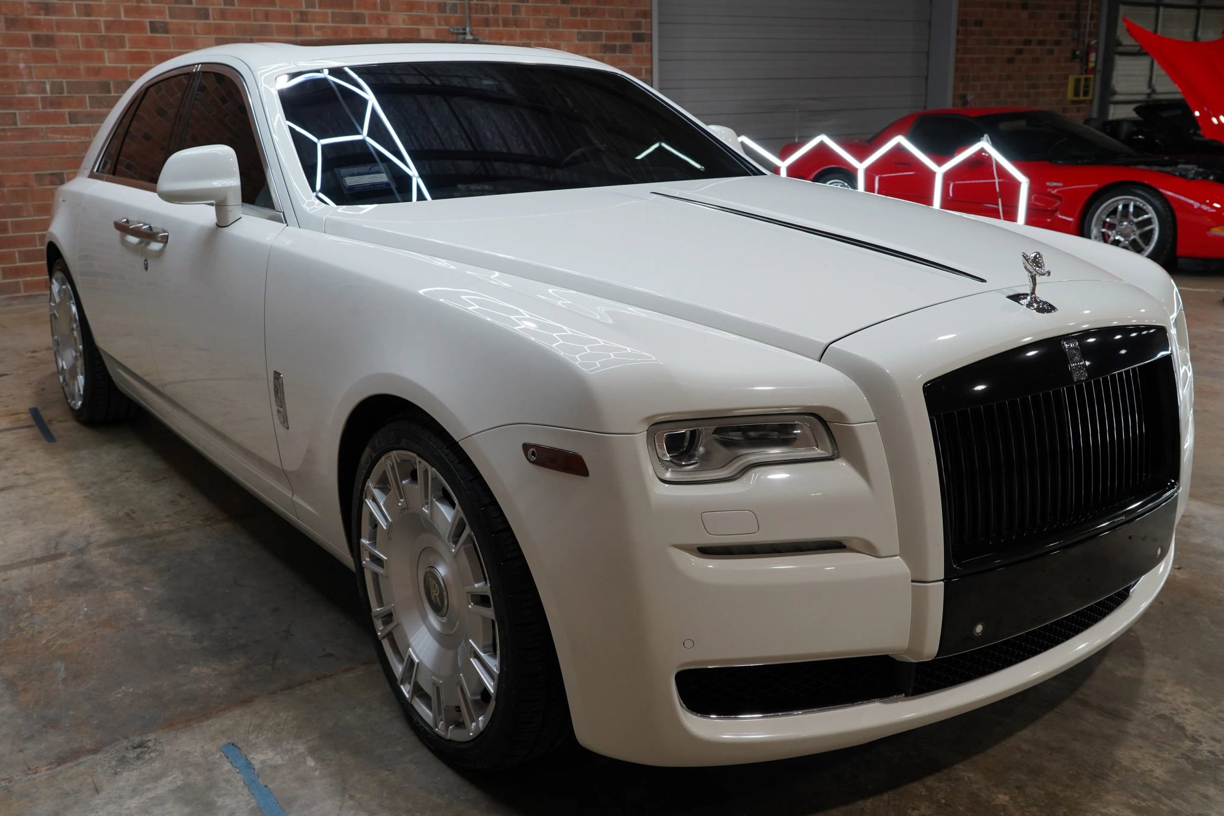 Used 2015 Rolls-Royce Ghost image 21