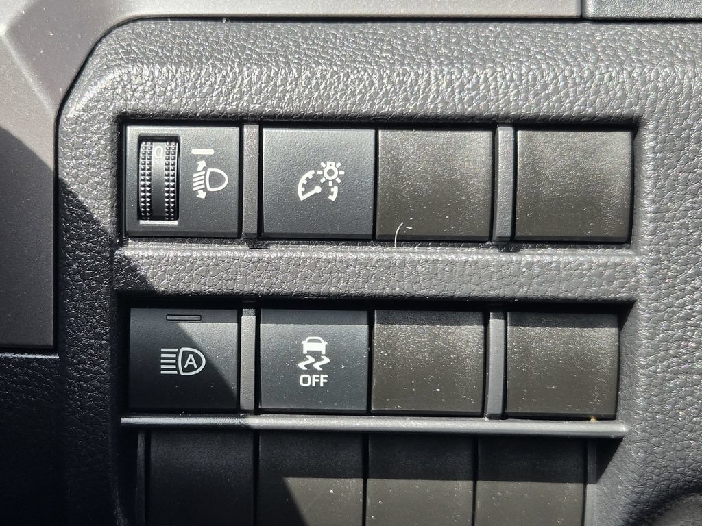 Used 2025 Toyota Tacoma SR5 AWD/4WD image 24
