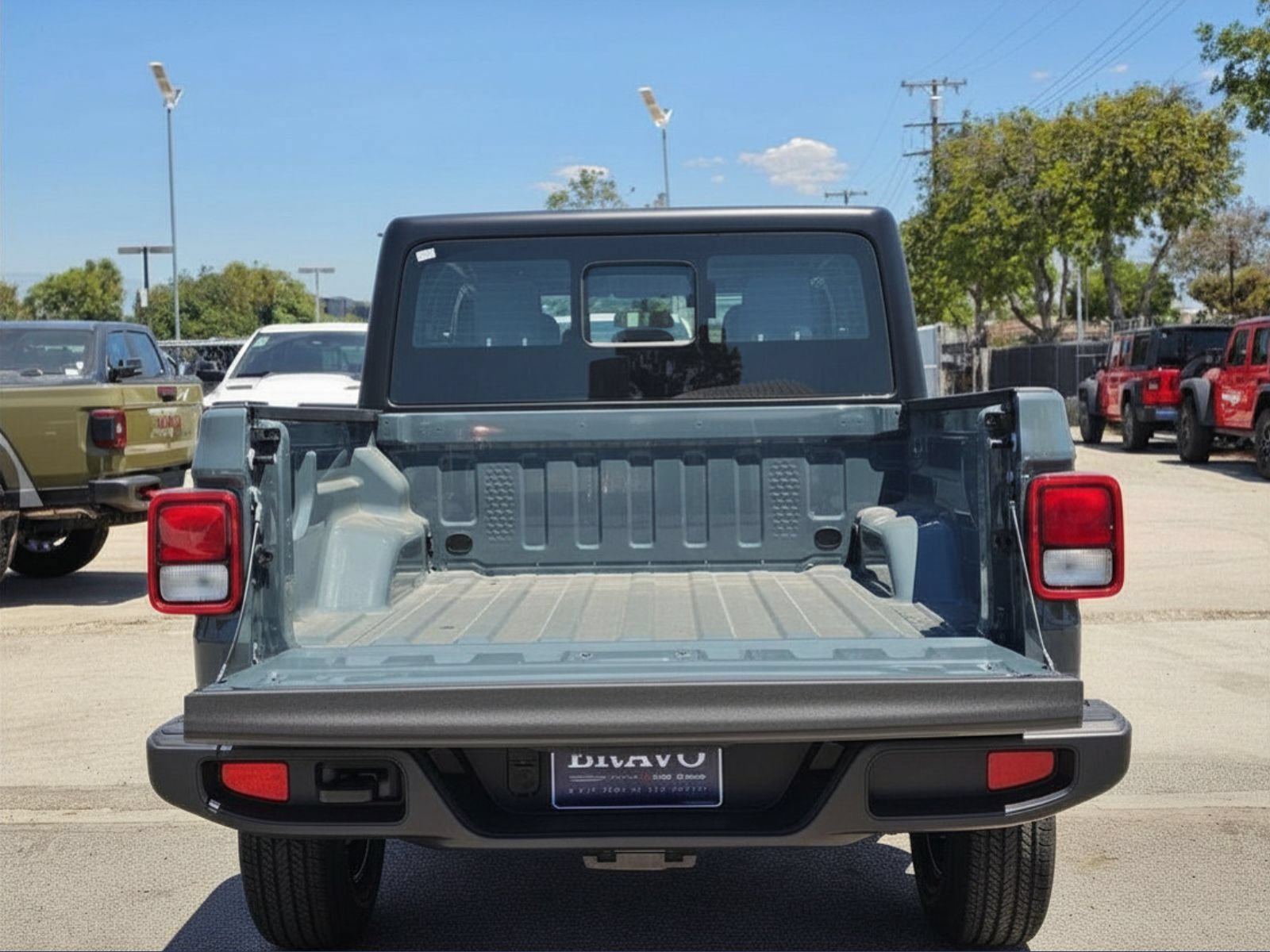 New 2026 Jeep Gladiator Sport AWD/4WD image 7