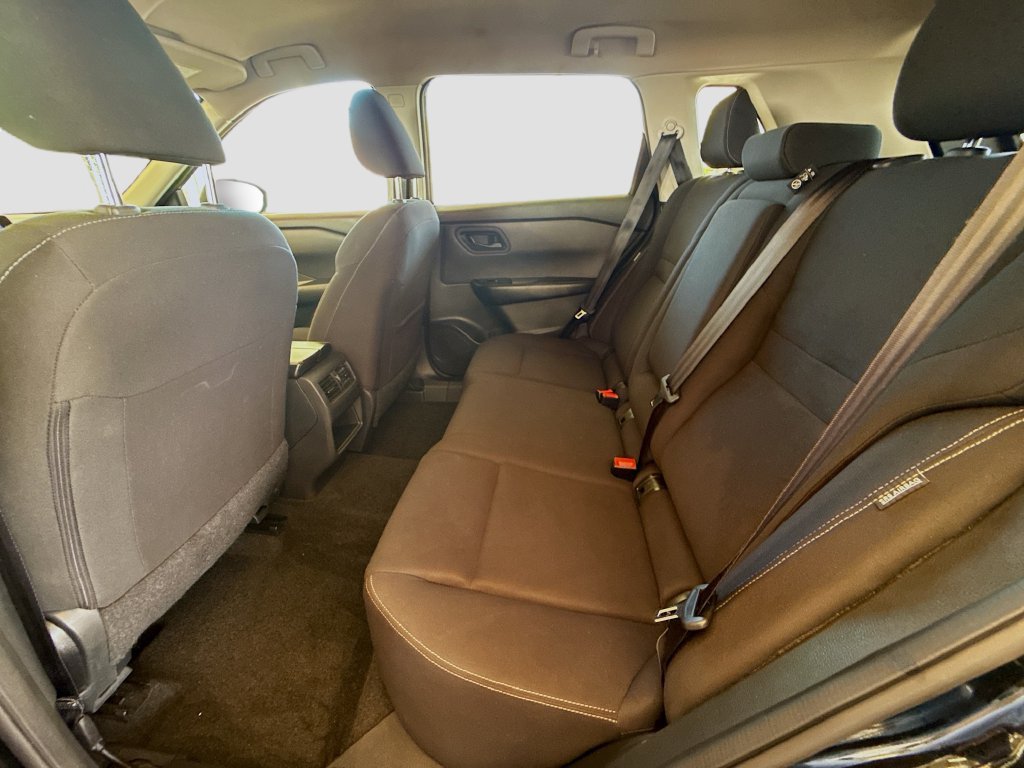 Used 2024 Nissan Rogue S AWD/4WD image 23