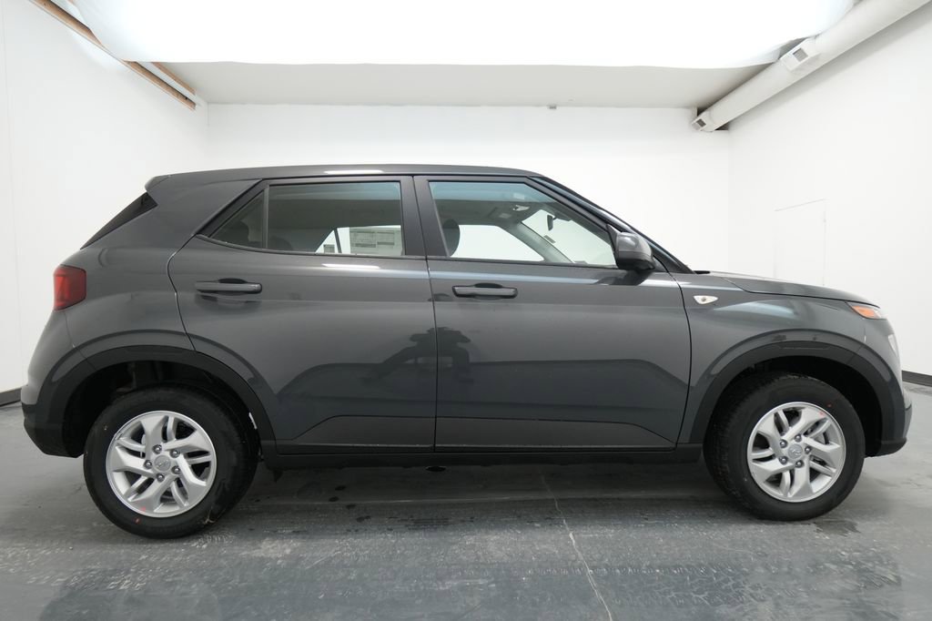 New 2026 Hyundai Venue SE image 9