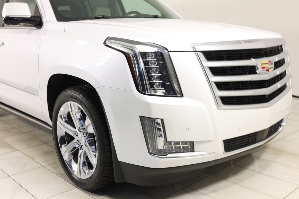 Used 2016 Cadillac Escalade ESV Premium AWD/4WD image 38