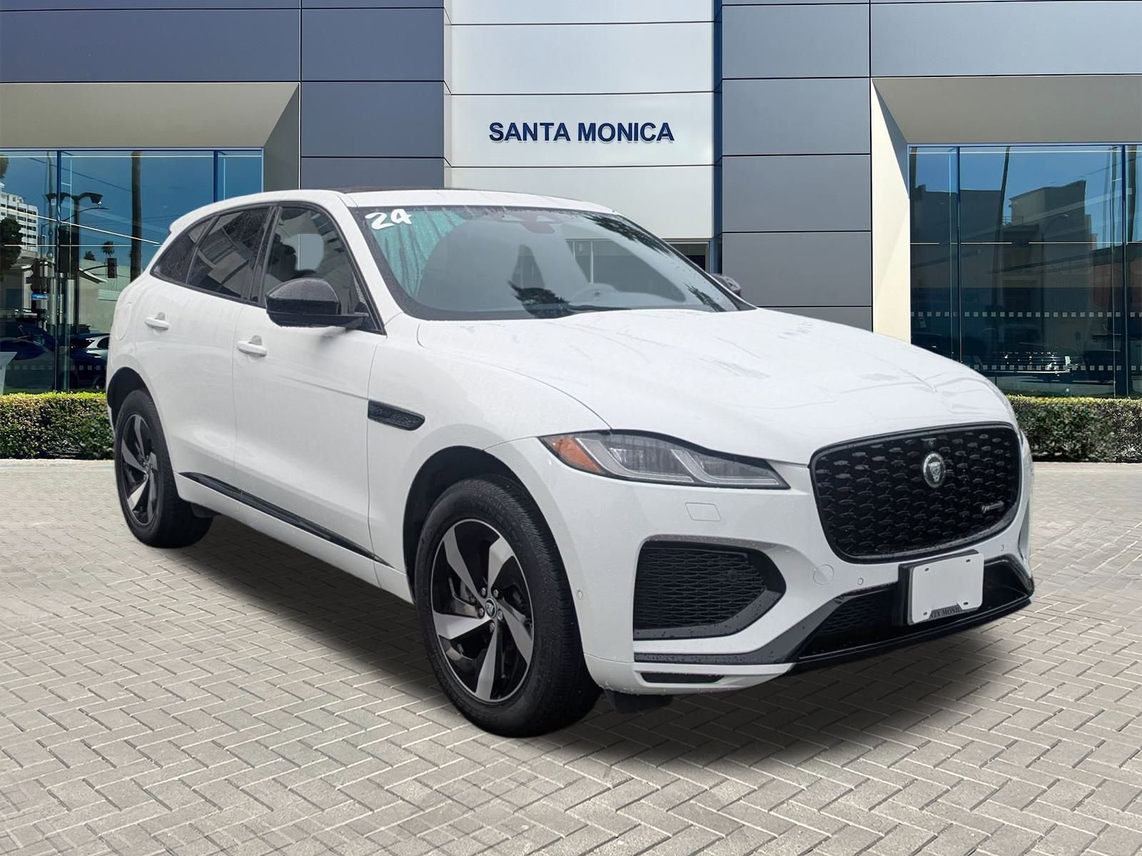 Used 2024 Jaguar F-PACE R-Dynamic S image 4