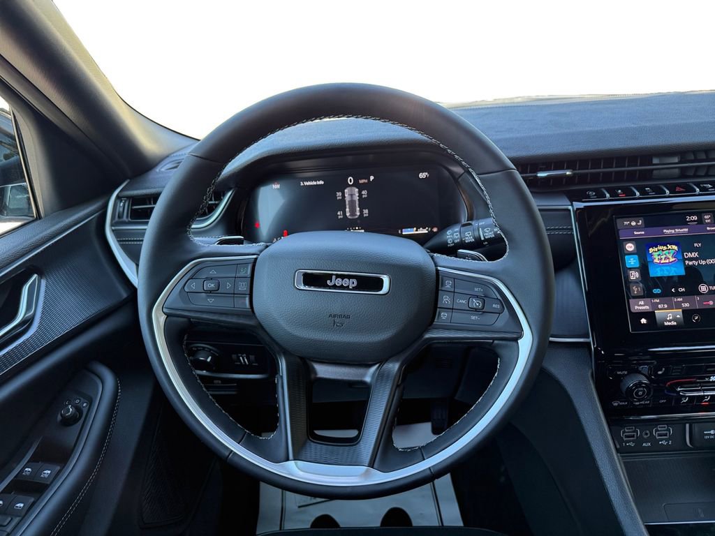 New 2025 Jeep Grand Cherokee Altitude image 12