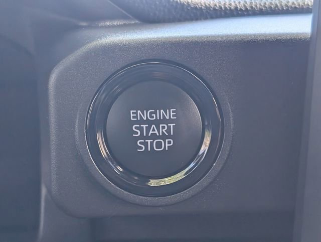 Used 2025 Toyota Tacoma SR AWD/4WD image 30