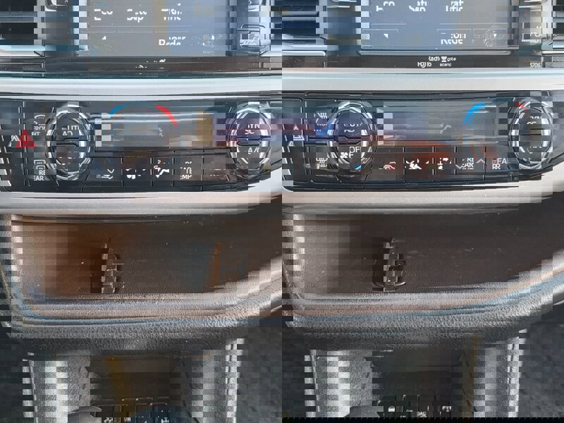 Used 2014 Toyota Highlander XLE image 41