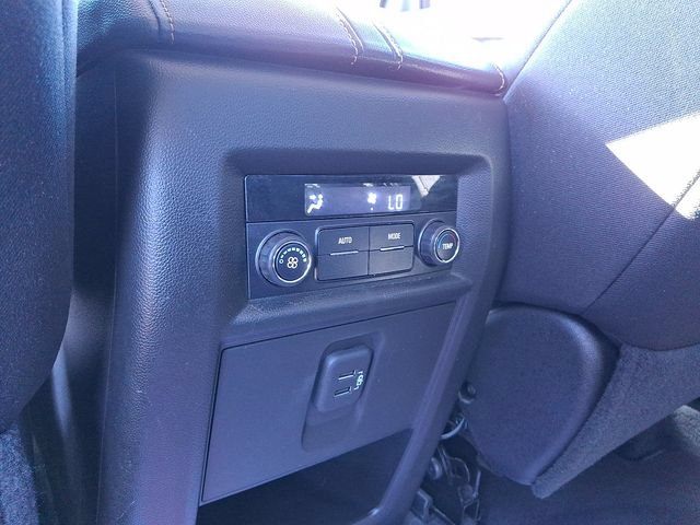 Used 2021 Chevrolet Traverse LT FWD image 26