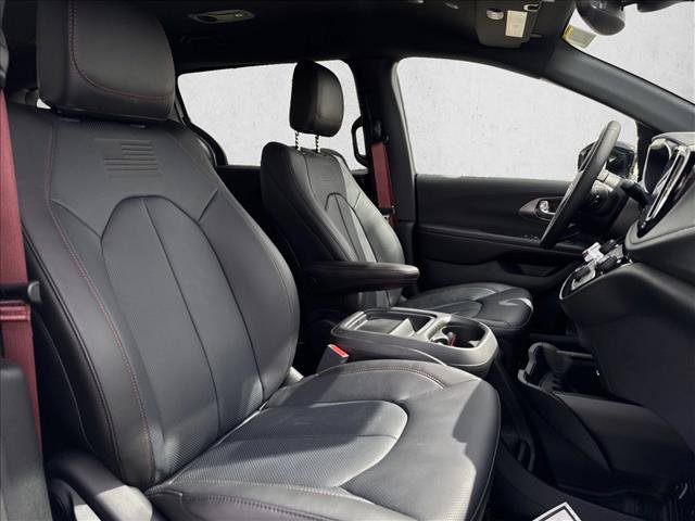 New 2027 Chrysler Pacifica Select FWD image 20