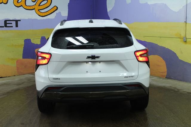 Used 2025 Chevrolet Trax ACTIV w/ Sunroof Package FWD image 7