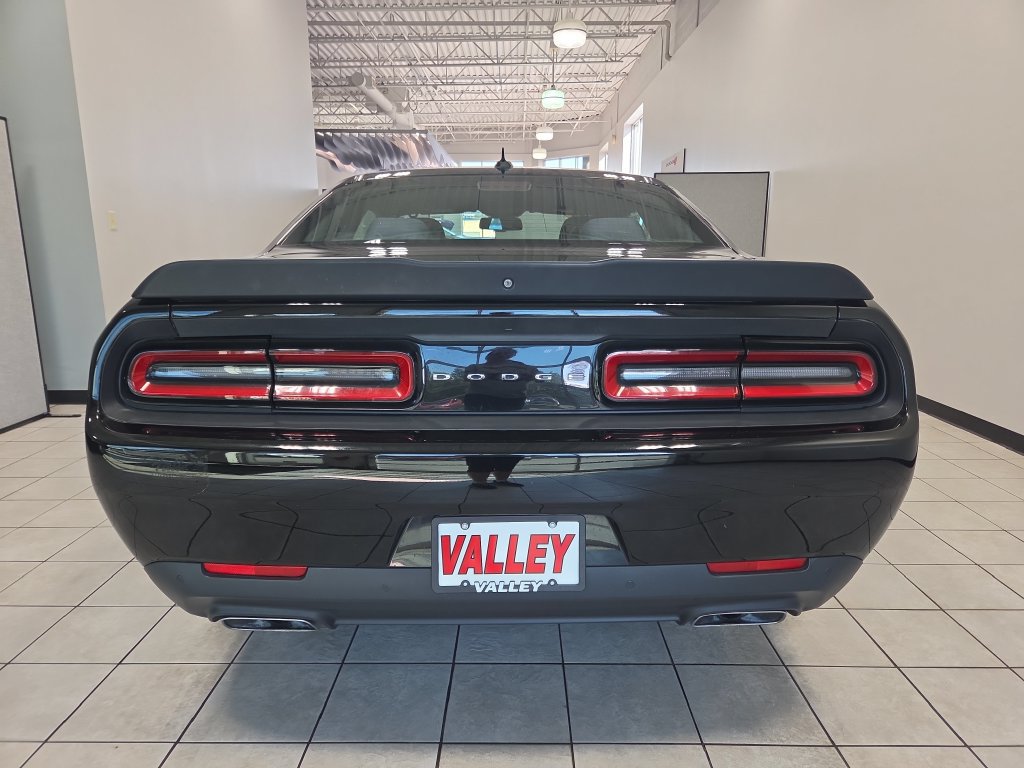 Used 2018 Dodge Challenger R/T Scat Pack w/ Driver Convenience Group RWD image 9