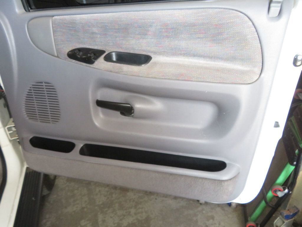 Used 1997 Dodge Ram 2500 Truck 2WD Club Cab image 22