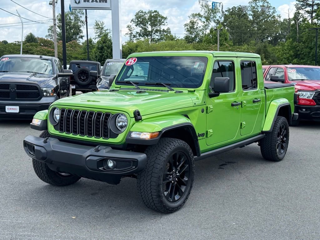 Used 2025 Jeep Gladiator Sport AWD/4WD image 8