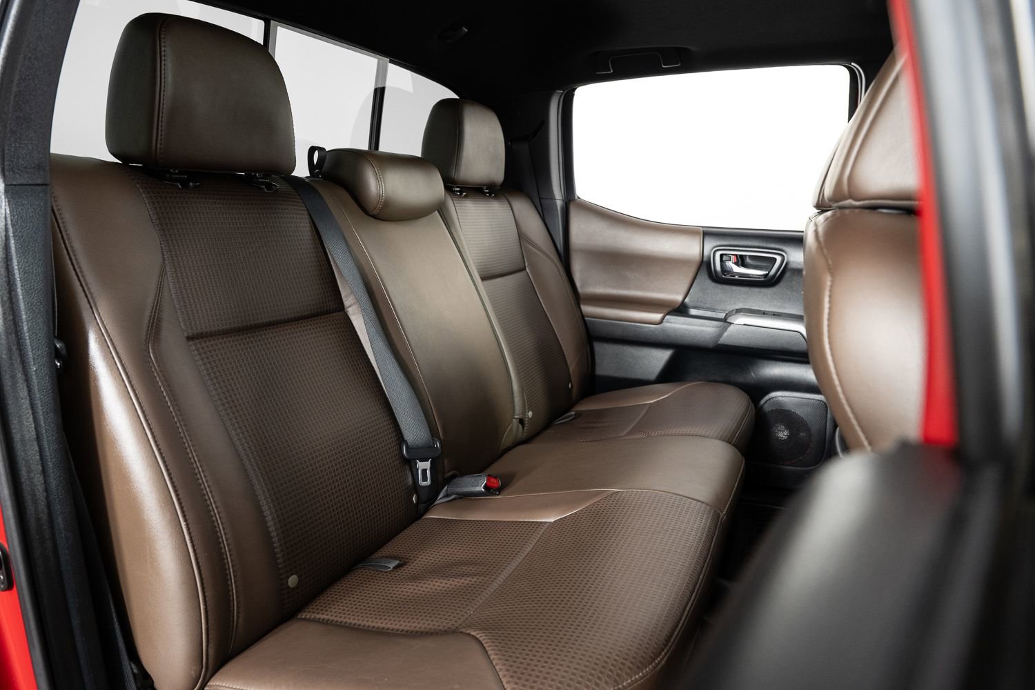 Used 2017 Toyota Tacoma Limited image 23