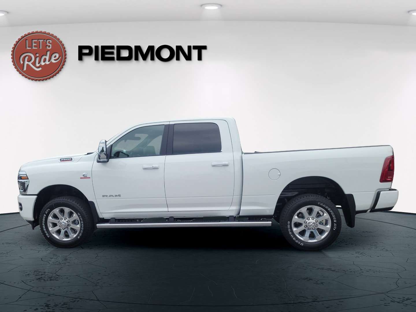New 2026 RAM 2500 Laramie AWD/4WD image 9