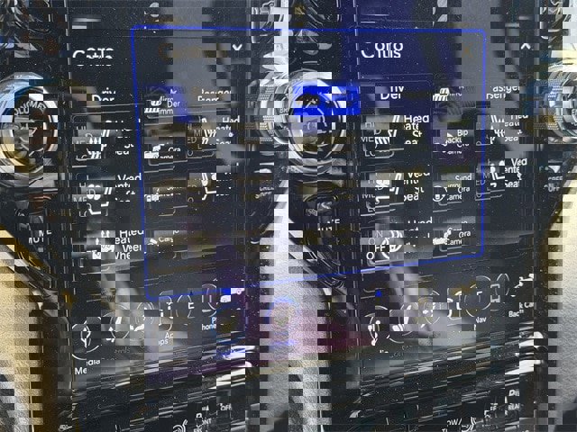 Used 2020 RAM 3500 Laramie w/ Night Edition image 23