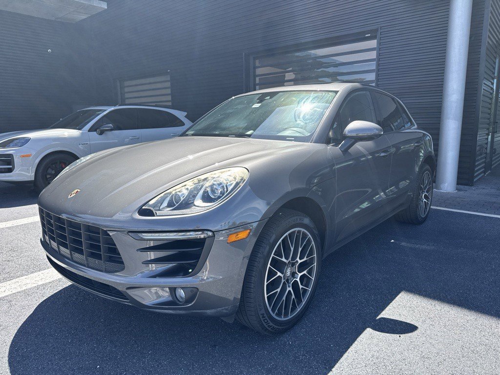 Used 2018 Porsche Macan AWD/4WD image 1