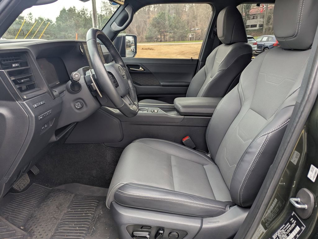Used 2024 Lexus GX 550 w/ Accessory Package (Z1) AWD/4WD image 20