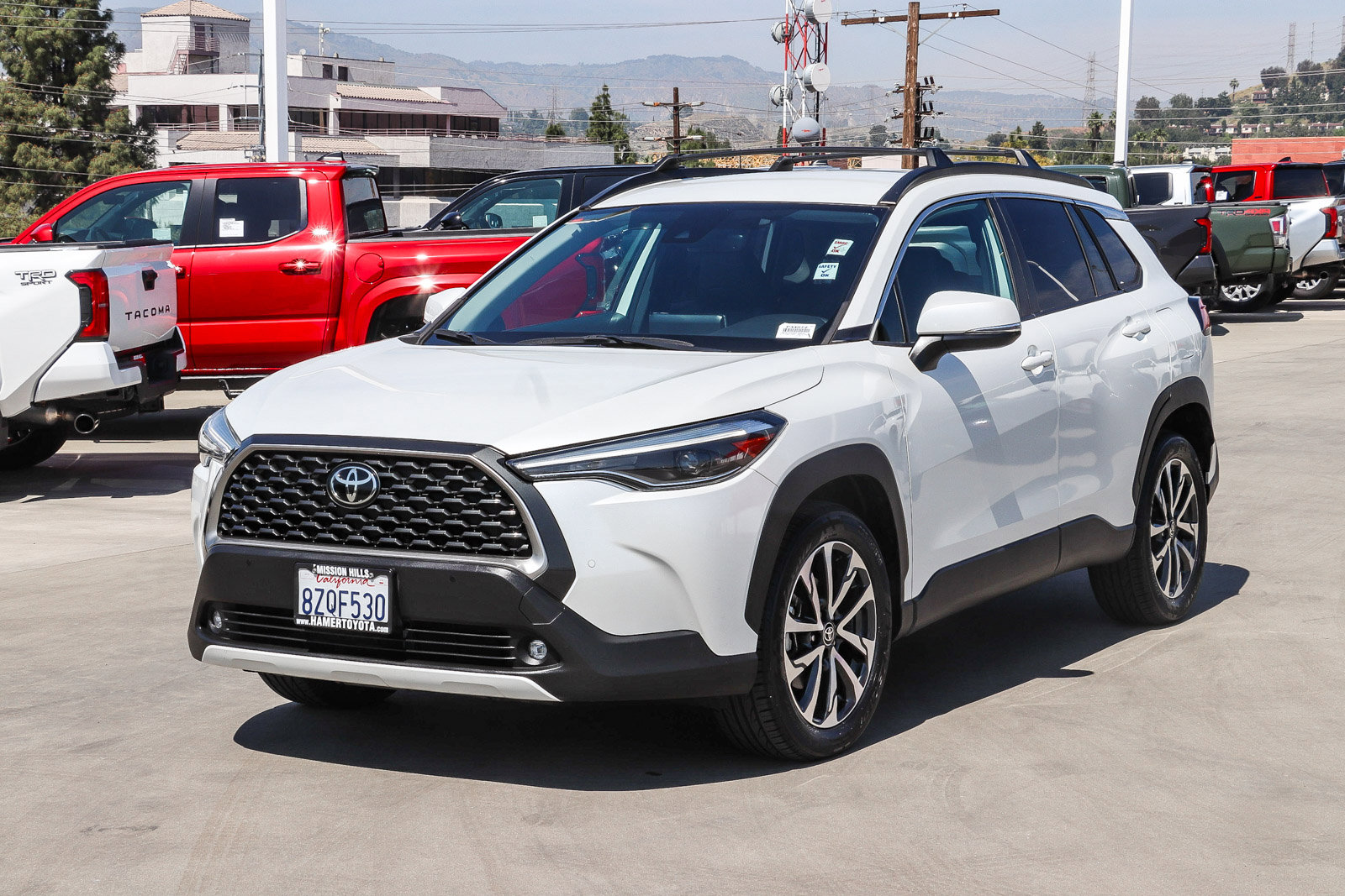Used 2022 Toyota Corolla Cross XLE AWD/4WD image 3