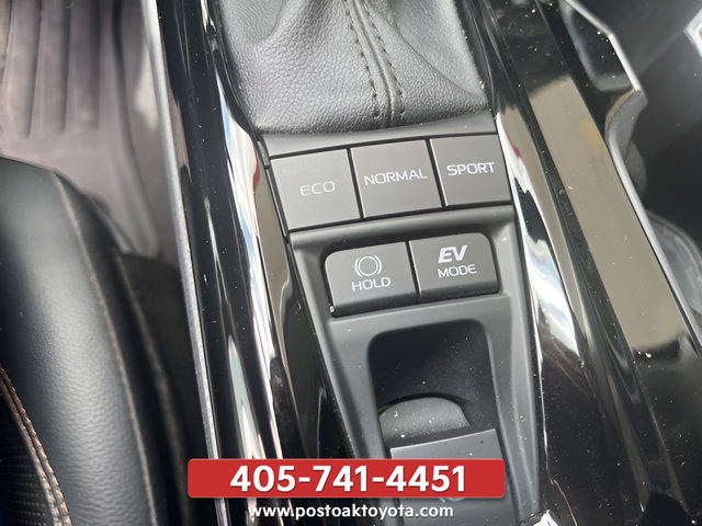 Used 2025 Toyota Camry XLE FWD image 15