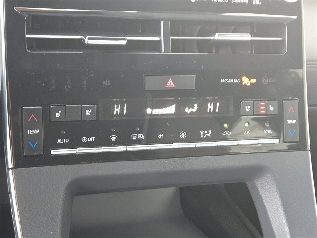 Used 2021 Toyota Avalon Limited image 20