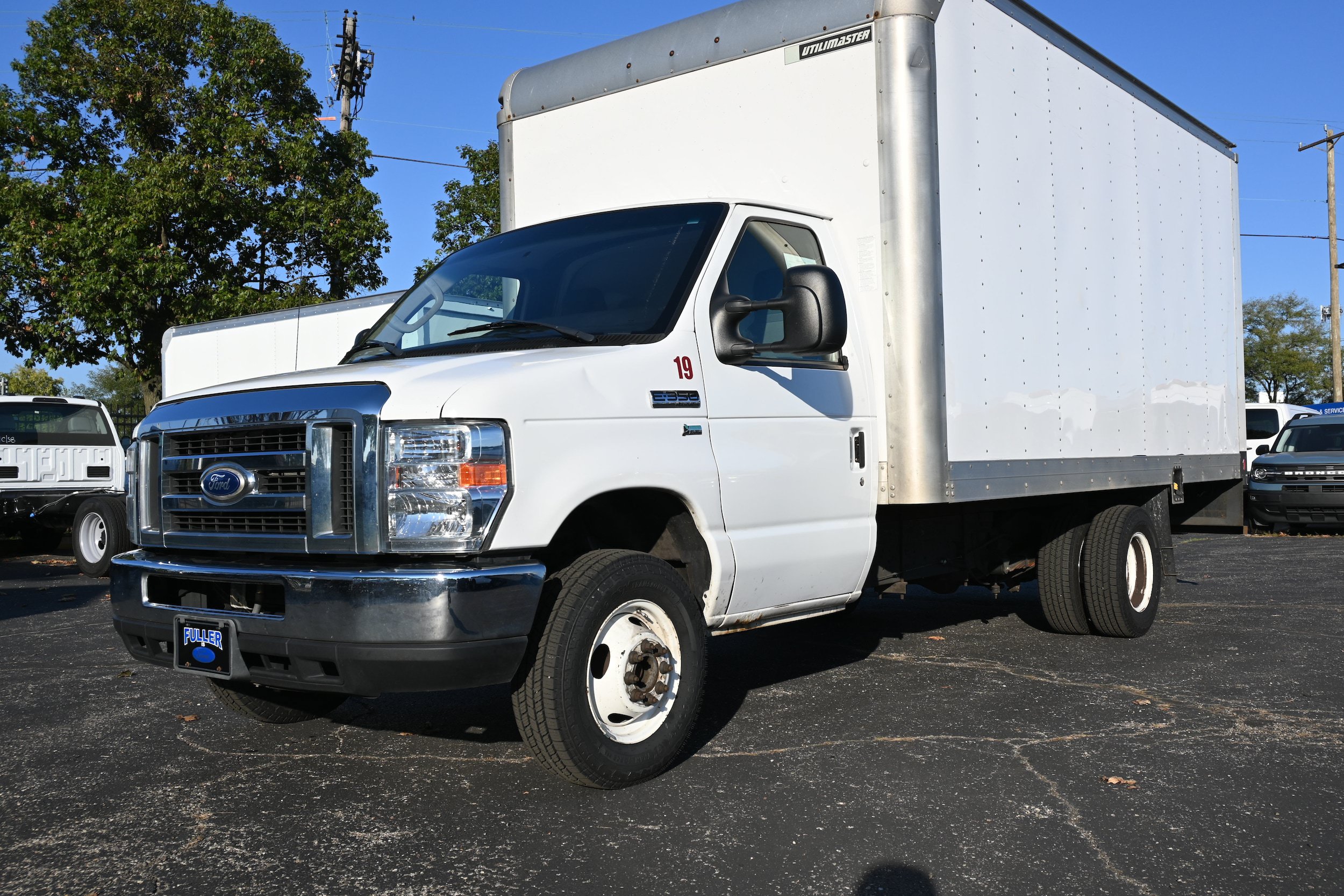 Used 2016 Ford E-350 and Econoline 350 Super Duty RWD image 1