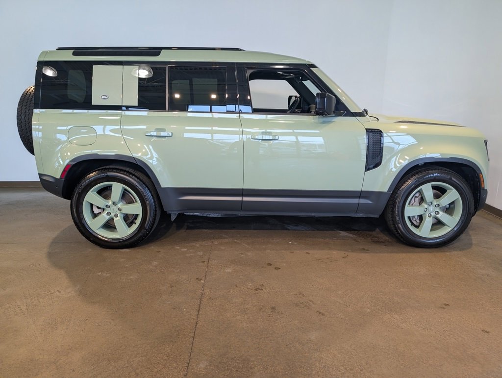 Used 2023 Land Rover Defender 110 75th Limited Edition image 6