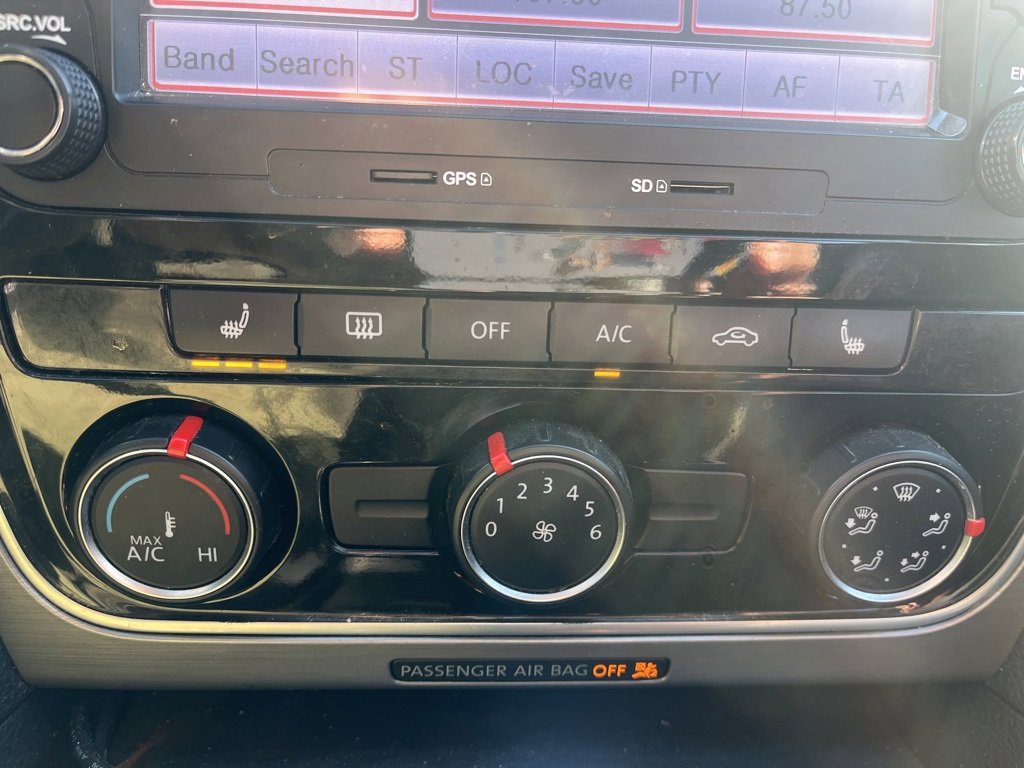 Used 2014 Volkswagen Passat TDI SE image 16