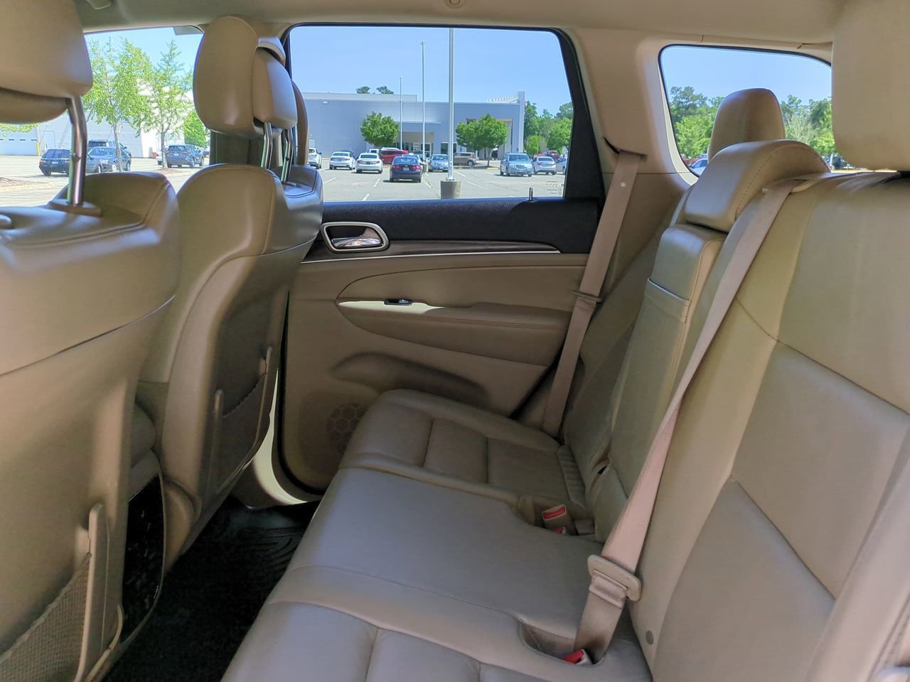 Used 2017 Jeep Grand Cherokee Limited AWD/4WD image 14