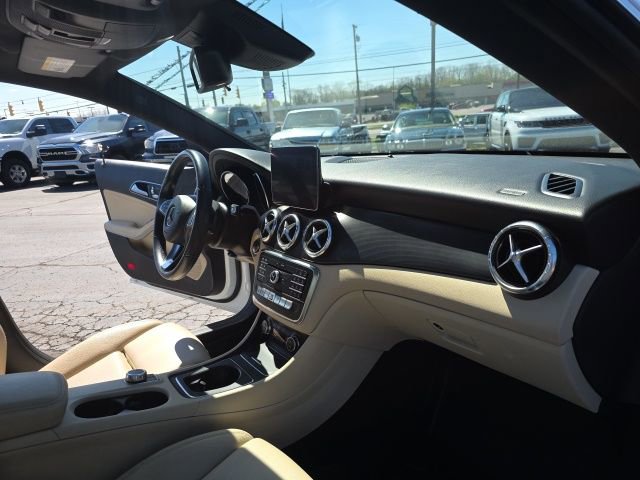 Used 2019 Mercedes-Benz CLA 250 4MATIC image 43