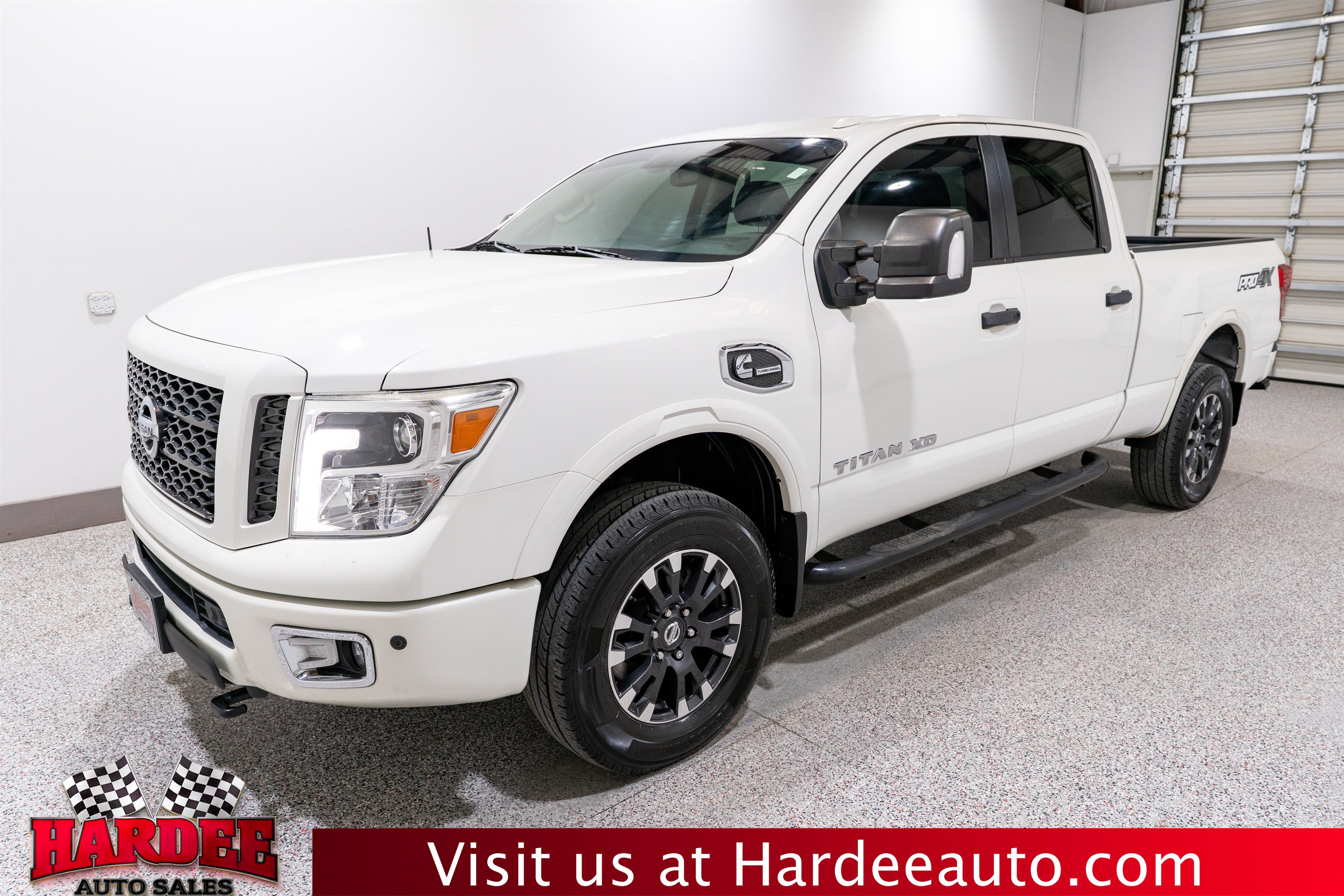 Used 2019 Nissan Titan PRO-4X w/ Pro-4x Convenience Package AWD/4WD image 2