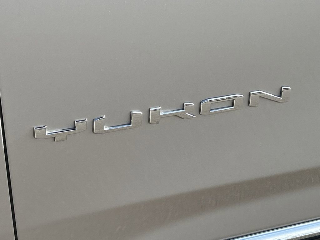 Used 2023 GMC Yukon SLT image 32