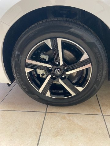 Used 2025 Nissan Sentra SV FWD image 33