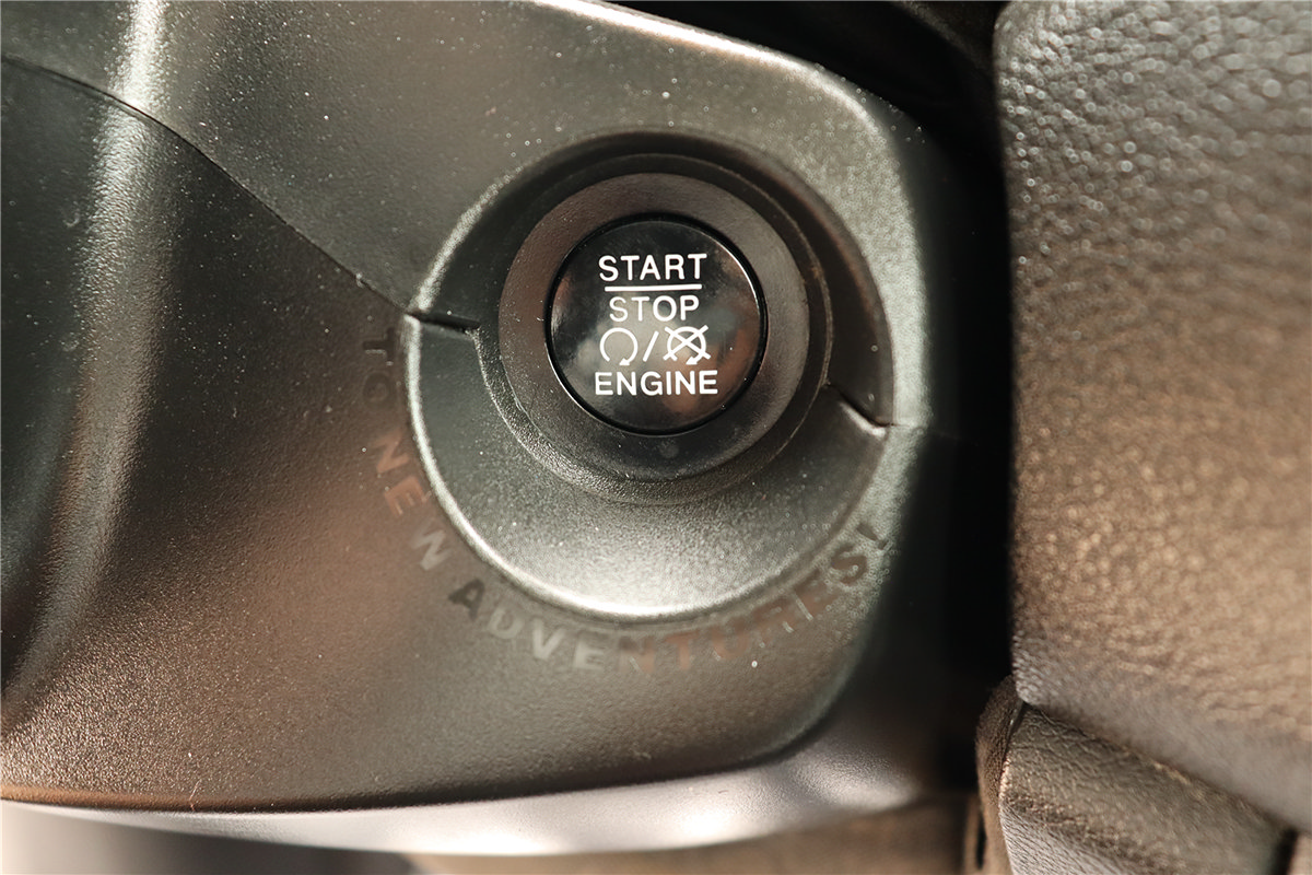 Used 2018 Jeep Renegade Trailhawk AWD/4WD image 39