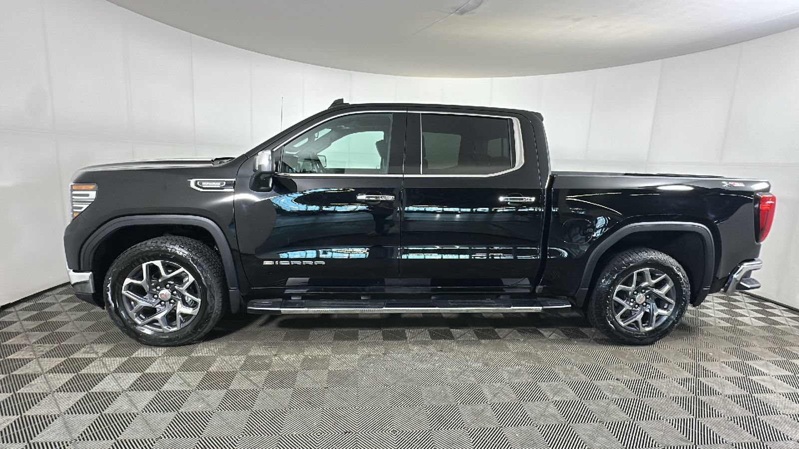 New 2026 GMC Sierra 1500 SLT w/ SLT Premium Plus Package AWD/4WD image 7
