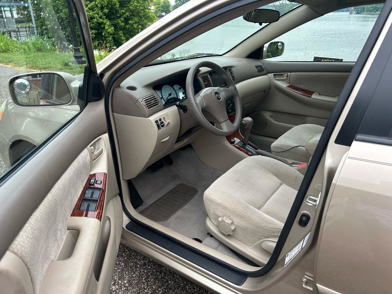 Used 2004 Toyota Corolla LE FWD image 6