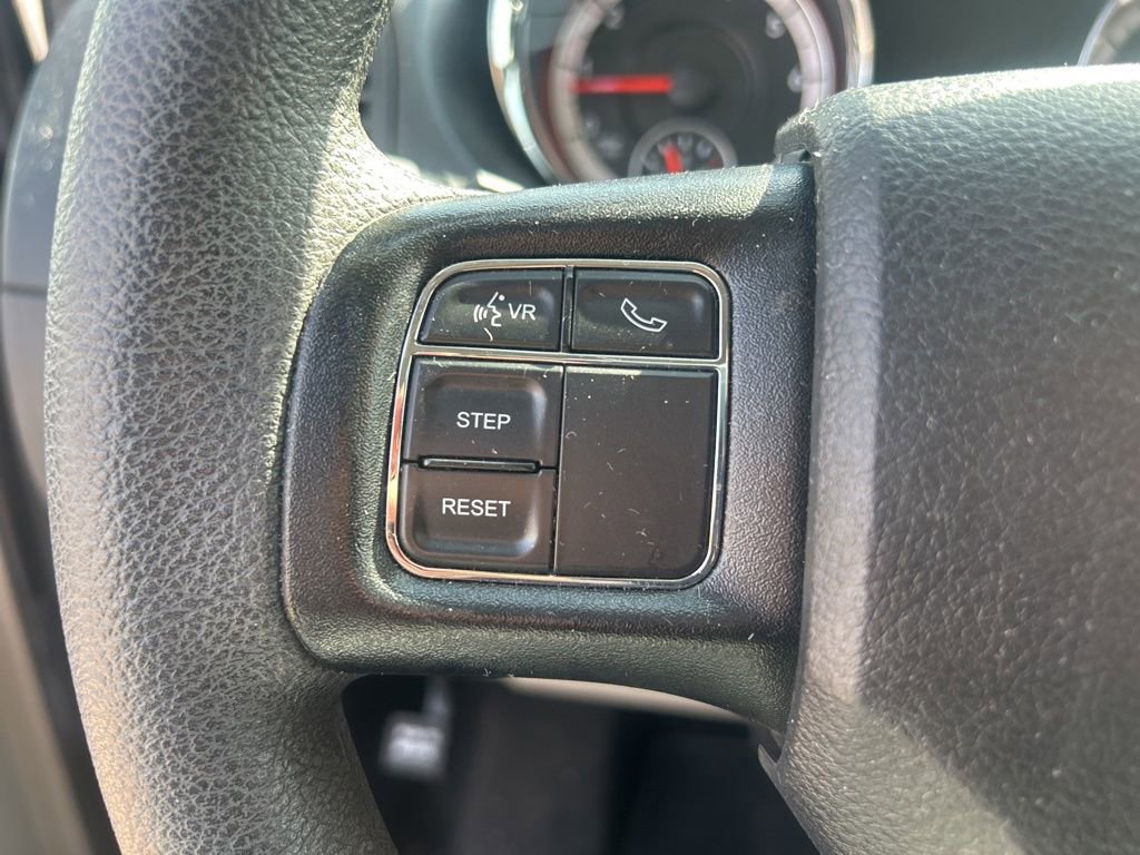 Used 2020 Dodge Grand Caravan SE w/ UConnect Hands-Free Group image 16