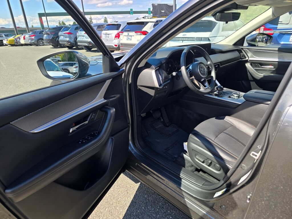 Certified 2024 MAZDA CX-90 Plug-In Hybrid w/ Preferred AWD/4WD image 23