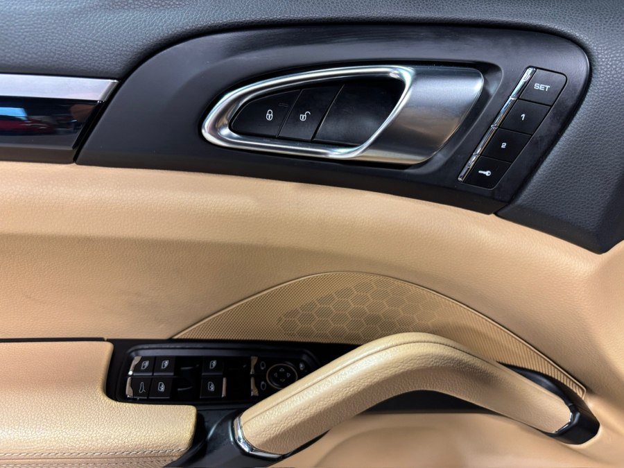 Used 2018 Porsche Cayenne Platinum Edition w/ Premium Package Plus AWD/4WD image 14