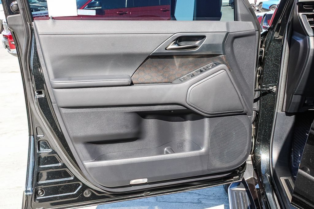 Used 2025 Lexus GX 550 w/ Cold Area Package AWD/4WD image 25
