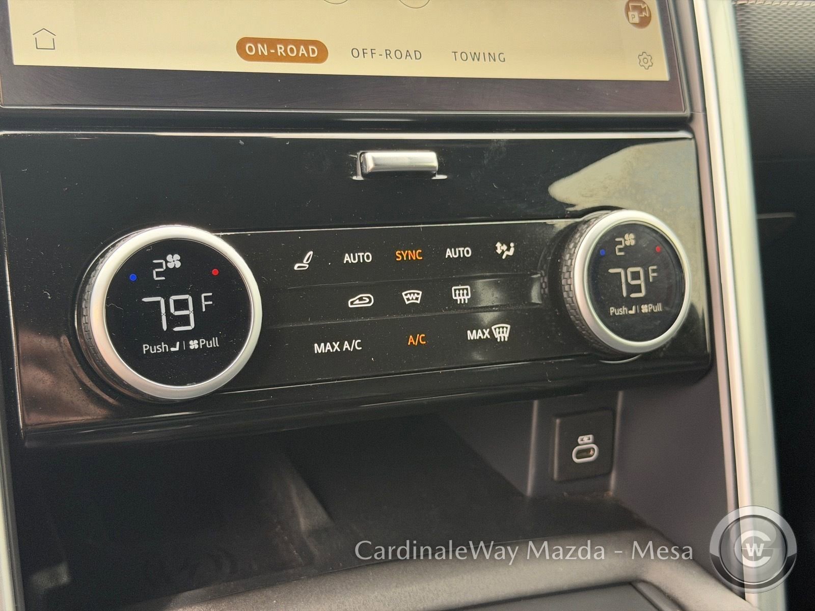 Used 2023 Land Rover Discovery Metropolitan Edition image 27