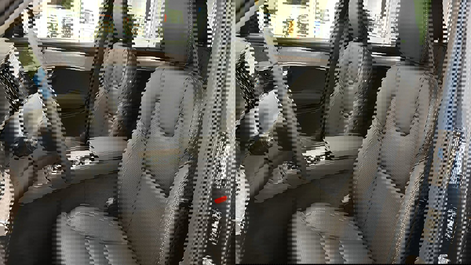 New 2026 Volvo XC90 T8 Ultra w/ Protection Package Premier image 23