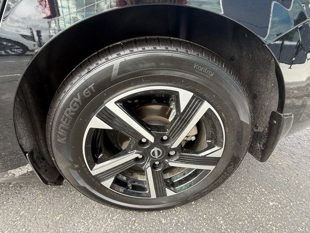 Certified 2025 Nissan Sentra SV w/ All-Weather Package FWD image 29