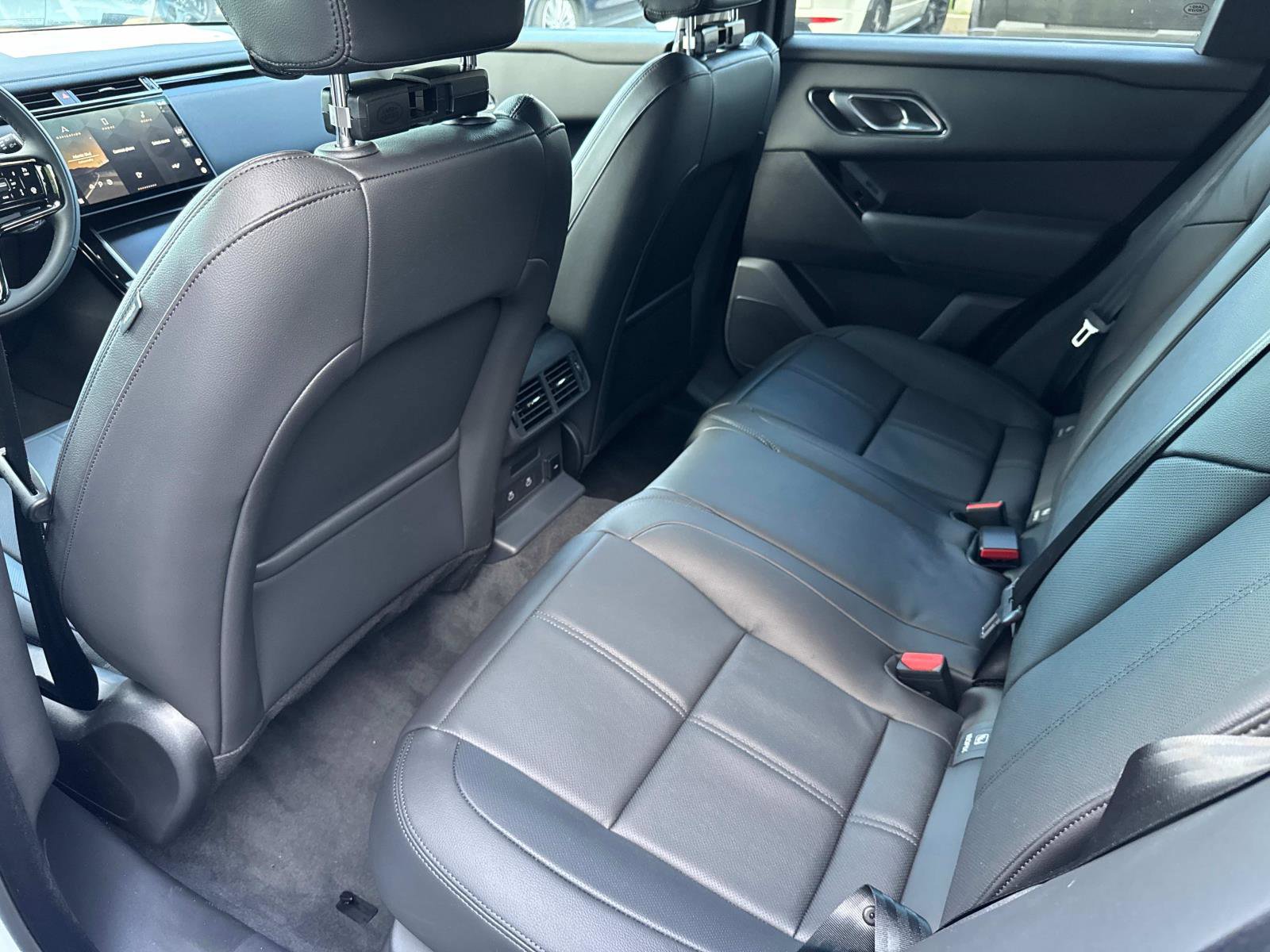 New 2026 Land Rover Range Rover Velar Dynamic SE image 15