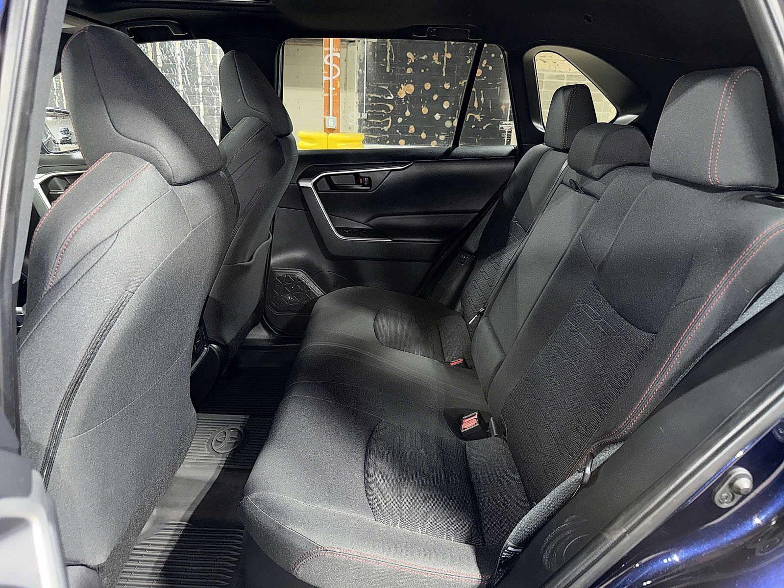Used 2021 Toyota RAV4 SE w/ Weather & Moonroof Package AWD/4WD image 17