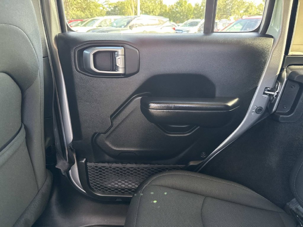 Used 2019 Jeep Wrangler Unlimited Sport S AWD/4WD image 18