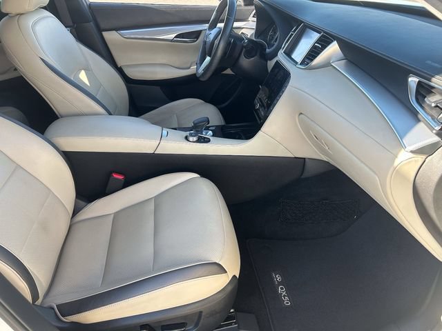 Certified 2019 INFINITI QX50 Essential w/ Premium Heat Package FWD image 13