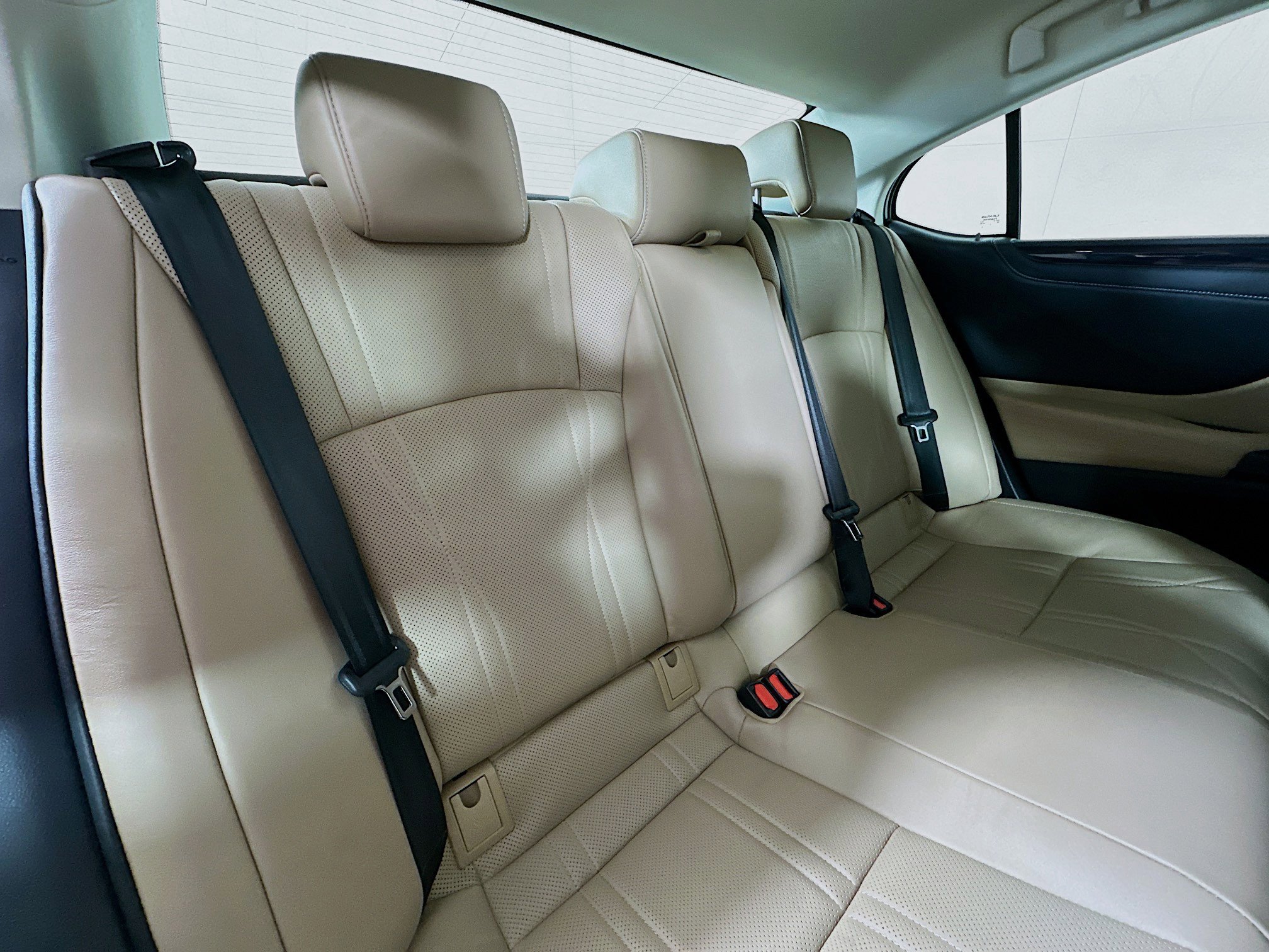 Used 2019 Lexus ES 350 Luxury w/ Accessory Package 2 image 27